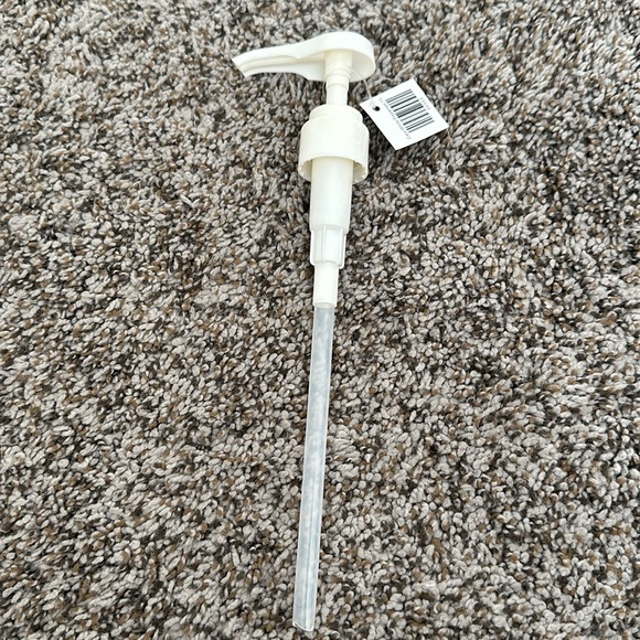 NWT Pureology Hydrate Shampoo Liter Bundle With Pump 33.8 oz. SEALED - Picture 11 of 12